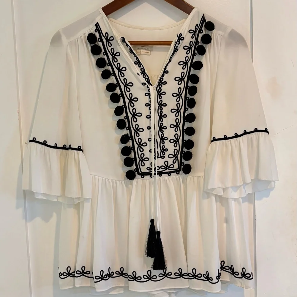 Kate Spade White Black Pom Pom Embroidered Peplum Blouse XS